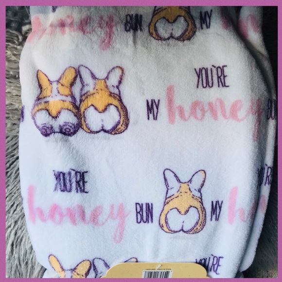 Milly You’re My Honey Bun Corgi Plush Blanket - Picture 6 of 8